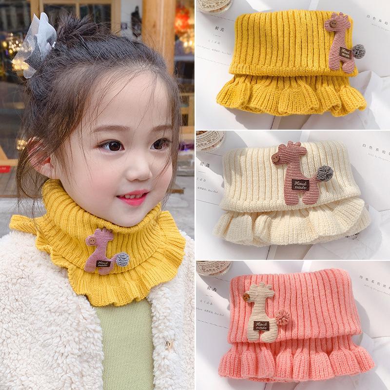 Snood en dentelle pour enfant