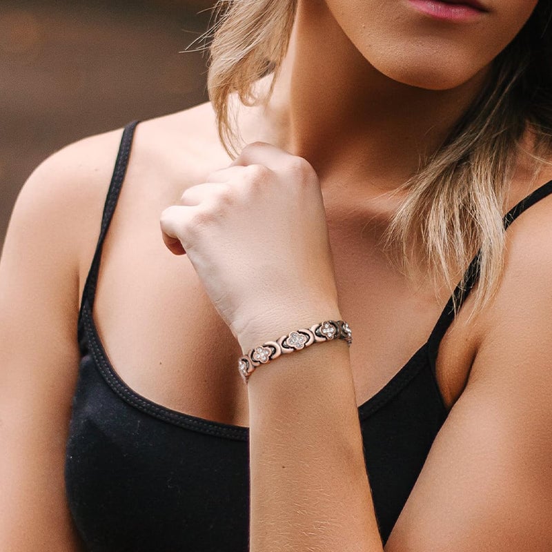 Bracelet en cuivre fleuri