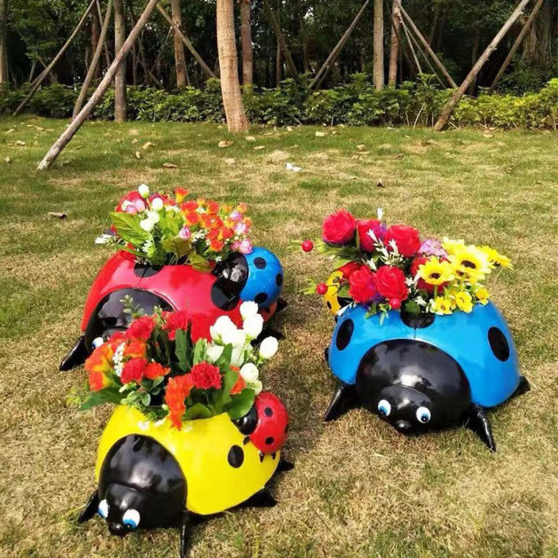 Pot de fleur coccinelle en métal